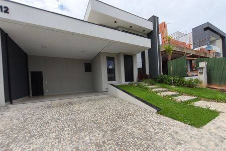 Casa de condomínio à venda com 300m², 3 quartos e 2 vagasFachada
