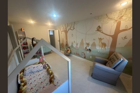 Casa de condomínio à venda com 273m², 4 quartos e 3 vagasQuarto