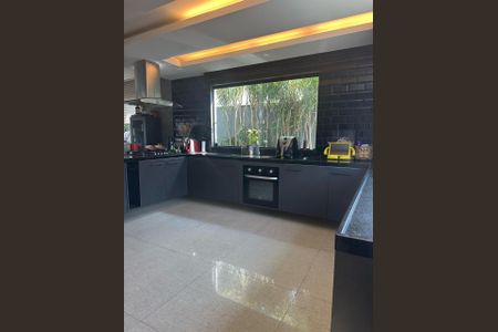 Casa de condomínio à venda com 273m², 4 quartos e 3 vagasCozinha