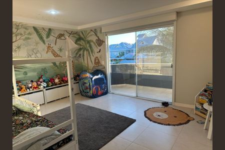 Casa de condomínio à venda com 273m², 4 quartos e 3 vagasQuarto