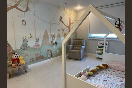 Casa de condomínio à venda com 273m², 4 quartos e 3 vagasQuarto