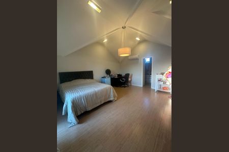 Casa de condomínio à venda com 273m², 4 quartos e 3 vagasQuarto