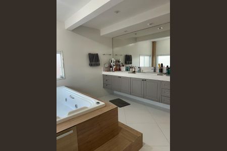 Casa de condomínio à venda com 273m², 4 quartos e 3 vagasBanheiro