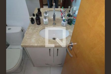 Casa à venda com 143m², 3 quartos e 4 vagasBanheiro