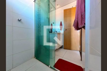 Casa à venda com 143m², 3 quartos e 4 vagasBanheiro