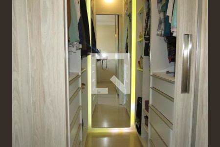 Casa à venda com 143m², 3 quartos e 4 vagasCloset