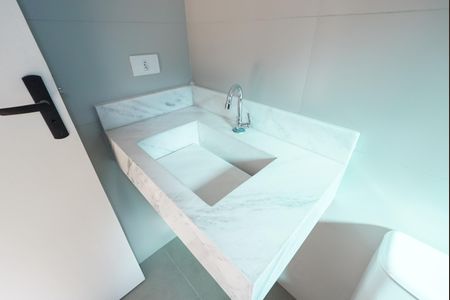 Banheiro de kitnet/studio à venda com 1 quarto, 25m² em Vila Mariana, São Paulo