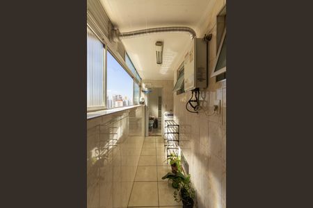 Apartamento à venda com 94m², 3 quartos e 1 vagaÁrea de Serviço