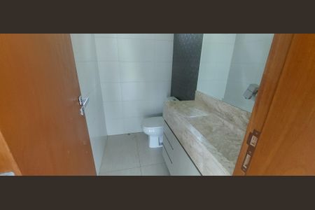 Casa de condomínio à venda com 323m², 4 quartos e 6 vagas Casa de condomínio à venda com 323m², 4 quartos e 6 vagasLavabo