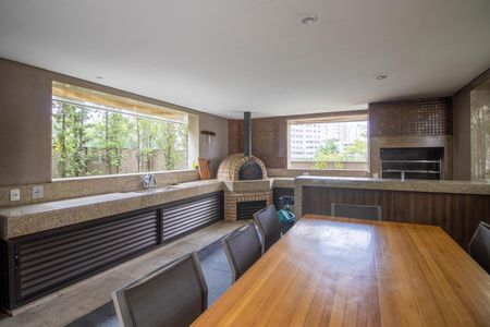 Apartamento à venda com 148m², 3 quartos e 3 vagas Apartamento à venda com 148m², 3 quartos e 3 vagasÁrea comum - Churrasqueira
