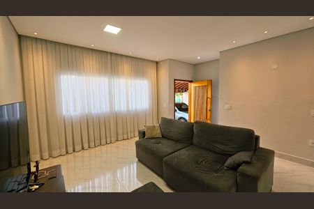 Casa de condomínio à venda com 177m², 3 quartos e 2 vagas