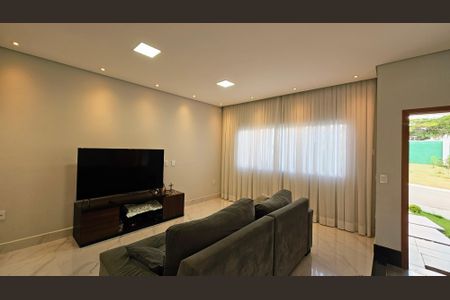 Casa de condomínio à venda com 177m², 3 quartos e 2 vagas