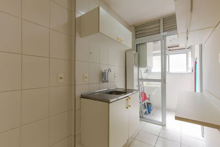 Apartamento à venda com 61m², 3 quartos e 1 vaga Apartamento à venda com 61m², 3 quartos e 1 vagaCozinha e Área de Serviço