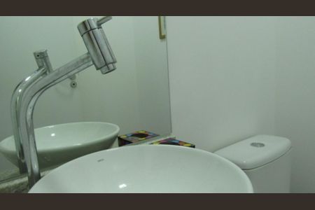 Apartamento à venda com 68m², 2 quartos e 1 vagaBanheiro da Suíte 2