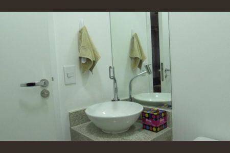 Apartamento à venda com 68m², 2 quartos e 1 vagaBanheiro da Suíte 2