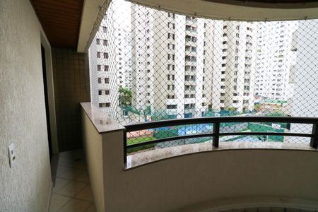 Apartamento para alugar com 165m², 3 quartos e 3 vagas