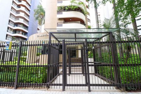 Apartamento para alugar com 165m², 3 quartos e 3 vagas