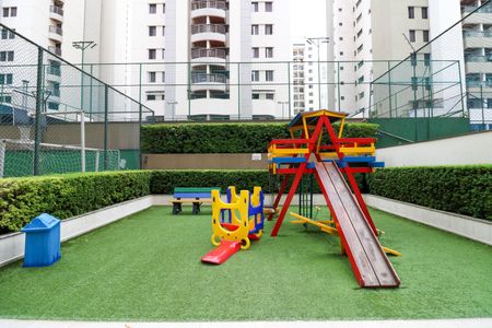 Apartamento para alugar com 165m², 3 quartos e 3 vagas