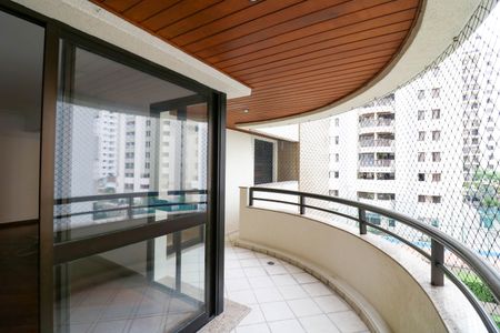 Apartamento para alugar com 165m², 3 quartos e 3 vagas