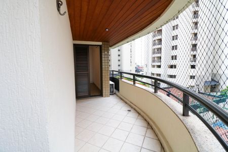Apartamento para alugar com 165m², 3 quartos e 3 vagas