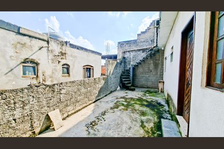 Casa para alugar com 80m², 2 quartos e 1 vagaQuintal