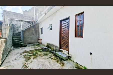 Casa para alugar com 80m², 2 quartos e 1 vagaQuintal
