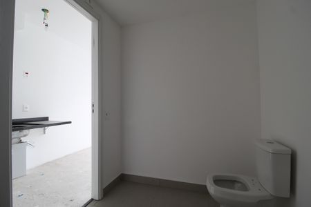 Banheiro de kitnet/studio para alugar com 1 quarto, 24m² em Vila Olímpia, São Paulo
