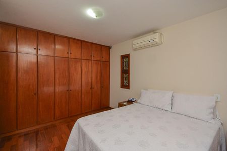 Casa para alugar com 176m², 4 quartos e 4 vagas