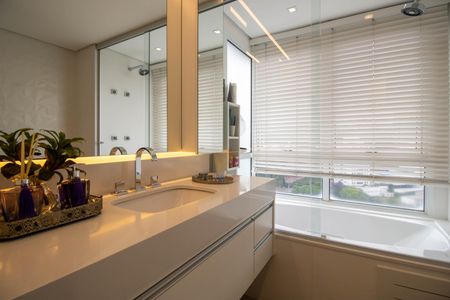 Apartamento à venda com 173m², 3 quartos e 3 vagasBanheiro da Suíte 1