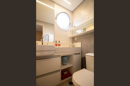 Apartamento à venda com 173m², 3 quartos e 3 vagasBanheiro da Suíte 2