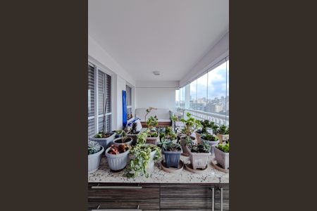 Apartamento à venda com 127m², 2 quartos e sem vaga Apartamento à venda com 127m², 2 quartos e sem vagaVaranda da Sala