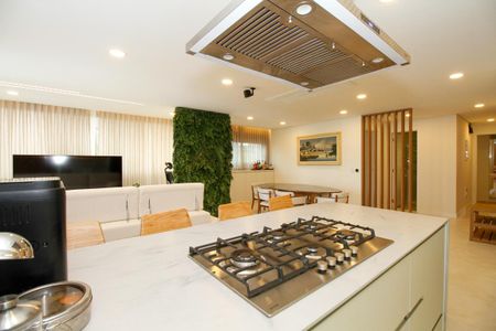 Apartamento à venda com 96m², 2 quartos e 1 vaga Apartamento à venda com 96m², 2 quartos e 1 vagaCozinha