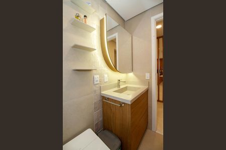 Apartamento à venda com 96m², 2 quartos e 1 vaga Apartamento à venda com 96m², 2 quartos e 1 vagaBanheiro Social