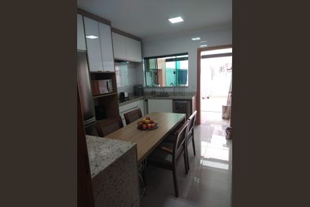 Casa à venda com 127m², 3 quartos e 2 vagasCozinha