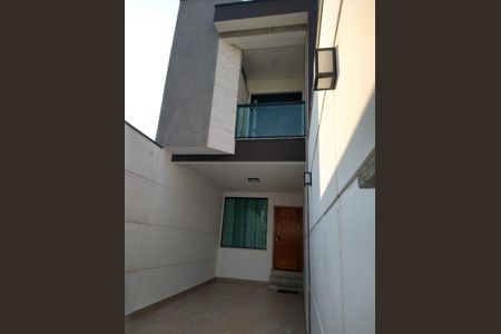 Casa à venda com 127m², 3 quartos e 2 vagasFachada
