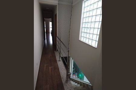 Casa à venda com 127m², 3 quartos e 2 vagasCorredor