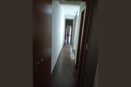 Casa à venda com 127m², 3 quartos e 2 vagasCorredor