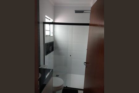 Casa à venda com 127m², 3 quartos e 2 vagasBanheiro