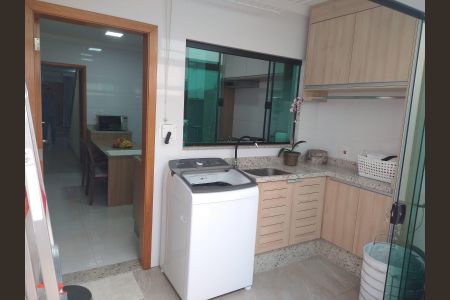 Casa à venda com 127m², 3 quartos e 2 vagasÁrea de serviço