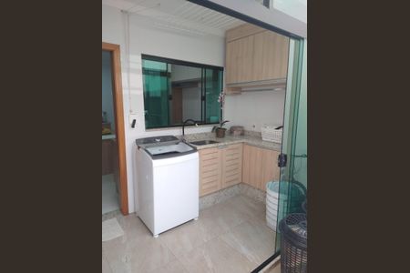 Casa à venda com 127m², 3 quartos e 2 vagasÁrea de serviço