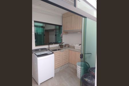 Casa à venda com 127m², 3 quartos e 2 vagasÁrea de serviço