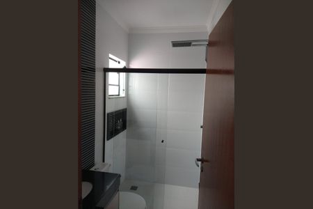 Casa à venda com 127m², 3 quartos e 2 vagasBanheiro