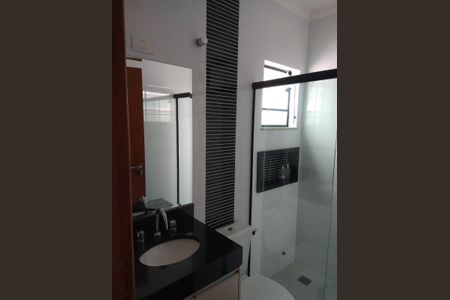 Casa à venda com 127m², 3 quartos e 2 vagasBanheiro
