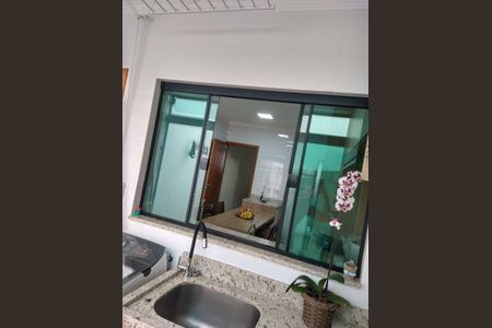 Casa à venda com 127m², 3 quartos e 2 vagasÁrea de serviço