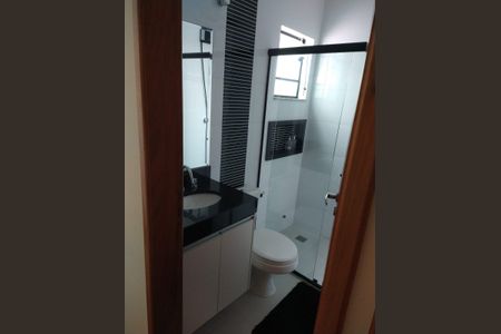 Casa à venda com 127m², 3 quartos e 2 vagasBanheiro
