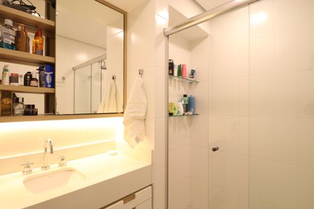 Apartamento à venda com 75m², 2 quartos e 2 vagasBanheiro da Suíte