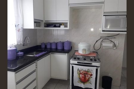Cozinha de apartamento para alugar com 1 quarto, 38m² em Guilhermina, Praia Grande