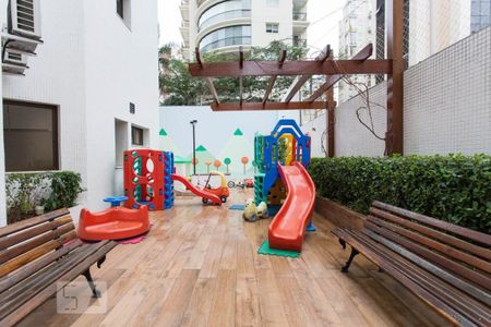 Apartamento para alugar com 215m², 4 quartos e 3 vagas Apartamento para alugar com 215m², 4 quartos e 3 vagasÁrea Comum - Playground