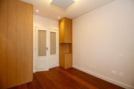 Apartamento para alugar com 215m², 4 quartos e 3 vagas Apartamento para alugar com 215m², 4 quartos e 3 vagasEscritório