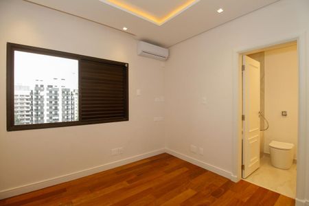 Apartamento para alugar com 215m², 4 quartos e 3 vagas Apartamento para alugar com 215m², 4 quartos e 3 vagasSuíte 2